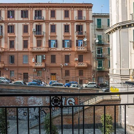 Appartamento All'Archivio Di Stato By Wonderful Italy Naples Luaran gambar