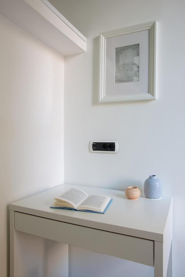 Appartamento All'Archivio Di Stato By Wonderful Italy Naples Luaran gambar